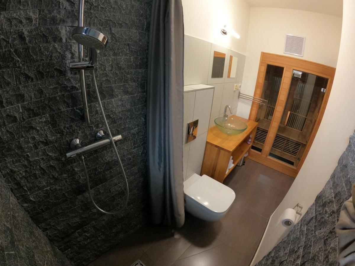 Gusto Hotel Krnov Luaran gambar